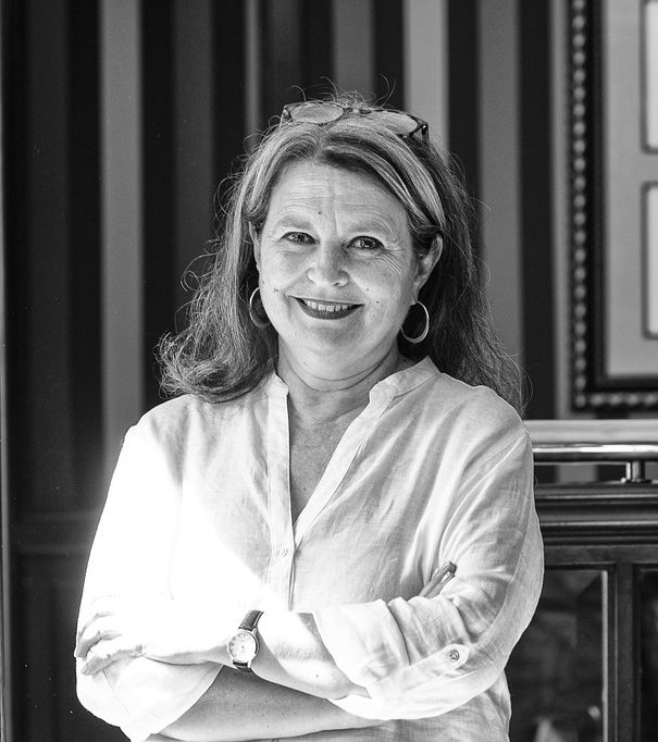 DIALOGO (ESPAÑOL) CON MARIA ELVIRA ROCA BAREA&nbsp;(1/2)